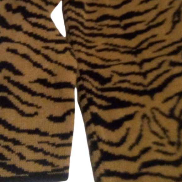 Kathy Lee Collection Animal Print XL Long Sleeve Sweater - Picture 6 of 9